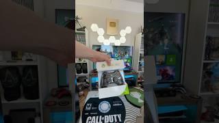 Unboxing a brand new Xbox 360 controller.