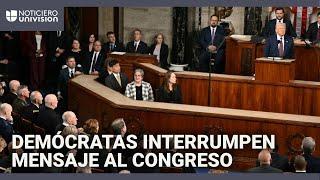 El momento en que congresistas demócratas interrumpen a Trump en su primer mensaje al Congreso