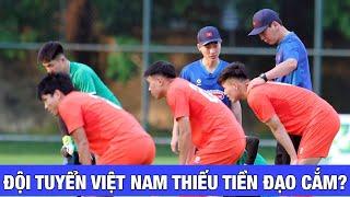 ĐỘI TUYỂN VIỆT NAM THIẾU TIỀN ĐẠO CẮM, HLV KIM SANG SIK CHỜ TIẾN LINH HỒI PHỤC SỚM