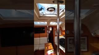 Парусная лодка, как выглядит Elan 434 2010 года . Яхтинг в Турции.  Review Sail boat Brioni