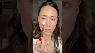 Using Chanel Natural Finish Lose Powder to set my makeup and matify the skin