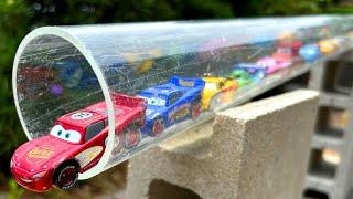 12 Disney Cars  Cleanup Convoy & Splash Jumping Course