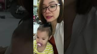 223  Đan Thư kể chuyện con vịt xấu xí cho các bé nghe