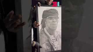 Shatta Wale loves this painting gifted to him by a young Ghanaian pencil artist #3Xtra