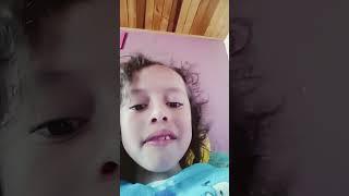 yo Comiéndome un papel