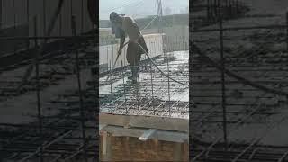 Concreting of RCC Slab | Use of Vibrator for Proper Compaction of Concrete in Slab #concreting