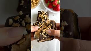 Healthier Snickers Ice Cream Bars #easyrecipes #homemadeicecream #healthydessert