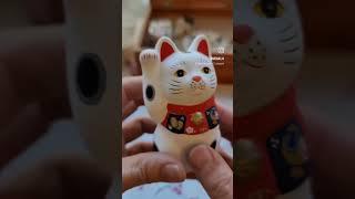 귀여운 복고양이 마네키네코를 소개합니다.#마네키네코 #복고양이 #일본고양이 #카페인테리어소품 #매장꾸미기 #인테리어장식인형 #행운의고양이
