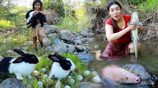 Amazing catching big fish in river- Grilled fish for lunch in forest of survival