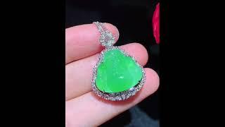 翡翠吊墜丨陽綠佛公吊墜 隨手拍 實物更美。  #翡翠#jade#翡翠吊墜#翡翠掛件 ​​​#翡翠雕刻