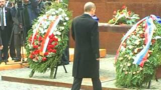 Putin and Tusk remember Poland's Katyn massacre