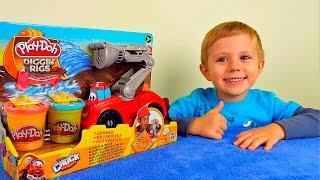 Пожарная машинка Play Doh и малыш Даник. Лепим пластилином Плей До. Play Doh Fire Truck