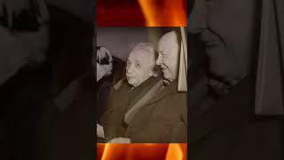 Почему Эйнштейн показывает язык? #Shorts