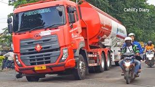 Truk Besar Lewat Jalan Perlintasan Rel yang Rusak | Hunting Truk Perak Utara