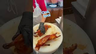 How to chop a roast duck ?烤鴨切法示範。