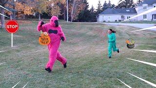 Heidi's Pink Gorilla STEALS All the Halloween Candy!