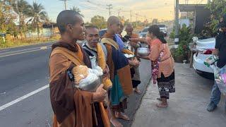 The First Morning Alms Round of the 3 New Monks with Monk Minh Tuệ