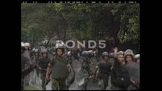 Bagian 16 | Jakarta, 11 November 1998 - Angkatan Bersenjata RI mengamankan para pendemo