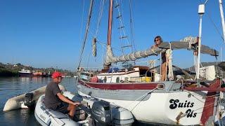 S1 E27 Hauling out the new boat (Dominican Republic)