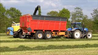 Jan Bevers gras hakselen 2018 (1) , New Holland FR 700