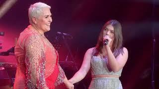 Lupita D'Alessio - Mi corazón es un gitano ft. Sara María D'Alessio (En Vivo Desde La Arena CDMX)