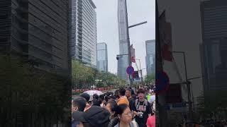 深圳会展中心这是咋了一出来就围满了人，啥活动啊#真是人从众呀 #人人从从众众𠈌 #旅遊 #live #travel #hk #港人北上 #深圳 #深圳好去處 #深圳一日遊 #會展中心