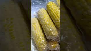 비오는날은 옥수수가 제격!(On a rainy day, the corn is perfect.)