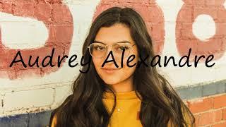 How to pronounce Audrey Alexandre in English?