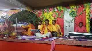 Bhagwat Katha ke dauran bhajan prastut karte hue gayak Guddu... kyon Karta hai kapat kamai.....