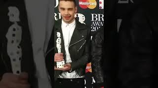 I know everyone has seen this vid a million times but this vid never gets old  #lilo