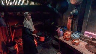 Pagi Hari di Desa Setelah Hujan, Cantiknya Bumil Beraktivitas di Dapur| Suasana Pedesaan Jawa Barat