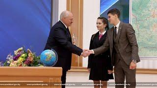 С Лукашенко можно говорить обо всём? #лукашенко #уроклукашенко #1сентября #клубредакторов #новости