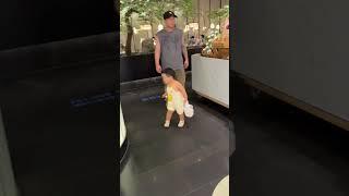 “逆子，说好的小棉袄呢？”#人类幼崽迷惑行为大赏 #亲子互动翻车现场