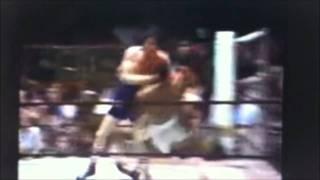 Dicky Eklund ward knocks down Sugar Ray Leonard