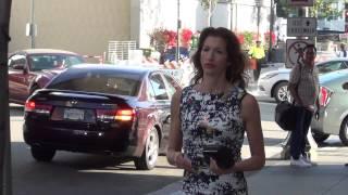 Alysia Reiner arriving to LA Live to watch a movie @alysiareiner