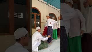 Santri senior spill dong cara make sarung biar kuat? #santri #pondokpesantren #albahjah #buyayahya