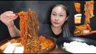 요리먹방:) 실비파김치찌개 먹방이 제일 쉬웠어요 매운 실비파김치찌개 삼겹살, 두부, 팽이버섯, 라면사리 듬뿍 넣어서 먹방 spicy kimchi jjim mukbang