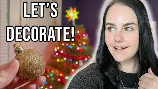 decorating the yule tree + i had to call the police on a neighbor! (vlogmas day 3)