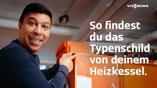 Giovane Élber zeigt dir, wo das Typenschild deines alten Viessmann Heizkessels zu finden ist 