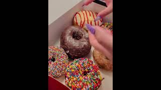 #hifamily #bigdonuts #sodelicious #yum #thehollywooddonutfactory #wow #sopretty #eatup #foodie