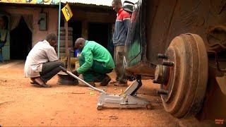 Trucks and men - Cameroon / Brazil: mud roads