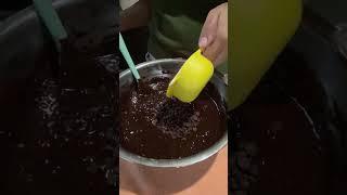 How to make fudgy Chocolate chip muffins. #chocolatemuffins #freshlybaked #momlife #yummyrecipes