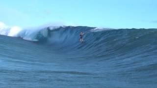 Teahupoo wipeout! KO in SLow Motion. AZHIAZIAM