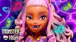 I’m Clawdeen (Music Video) | Monster High