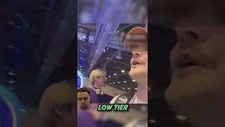 Knut caught the most shameless streamer at Twitchcon in his background #twitchcon2023