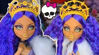 Im Conflicted?! Howliday Clawdeen Monster High Doll Review!