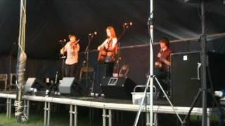 Irish Fiddle & Mandolin - Trí playing Killarney Boys Set at Bromyard Folk Festival