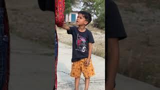 bache ne bachayi ek bhikhari ki jan~#shorts #emotional #motivational #vijaykumarviner