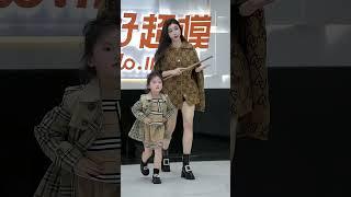 长相是父母给的，气质是可以后天培养修炼的。不管是外修还是内修，有好形体气质一定是加分项！ #少儿模特 #课堂随拍 #如何改善孩子的形体 #模特走秀形体训练课程