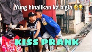 Yung halikan ka patalikod PUBLIC PRANK